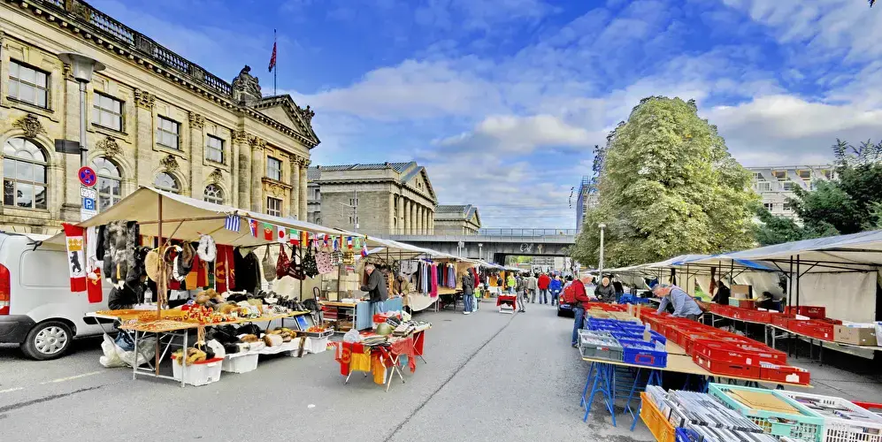 Antik- und Buchmarkt am Bodemuseum, Berlin