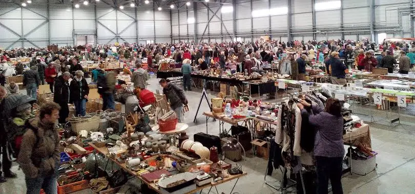Antik- und Trödelmarkt in der Messe Halle, Halle (Saale)