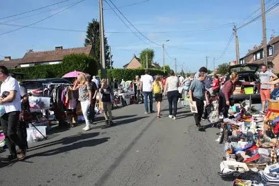 Brocante et vide-grenier des 55+ d'Ecublens