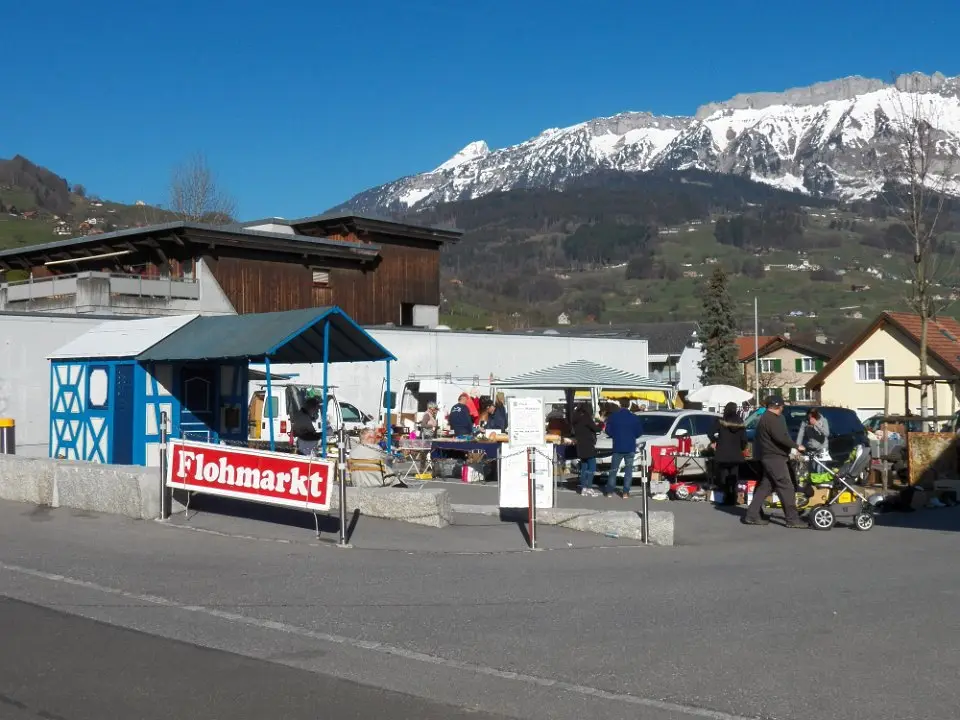 Floh-, Sammler- und Antikmarkt Grabs