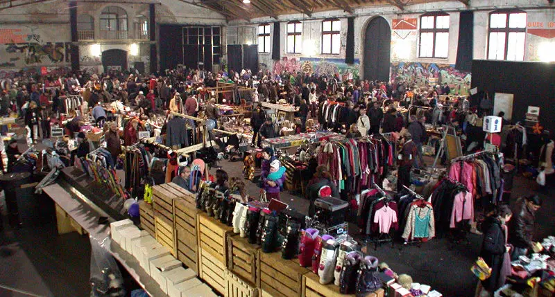 Flohmarkt in der Markt- und Eventhalle, Wismar