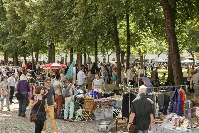 Flohmarkt Petersplatz, Basel