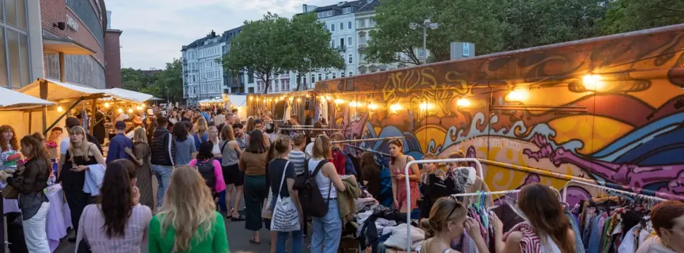Nachtflohmarkt vor der Rindermarkthalle, Hamburg